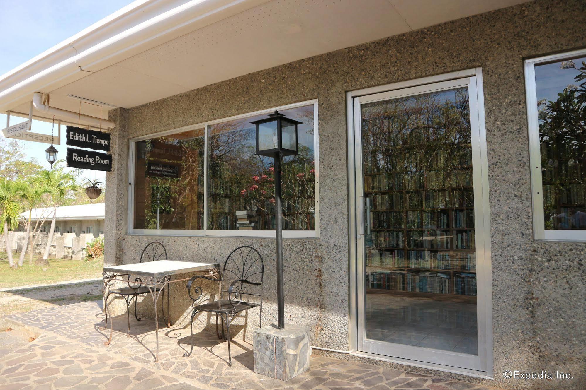 Antulang Beach Resort Siaton Exterior foto